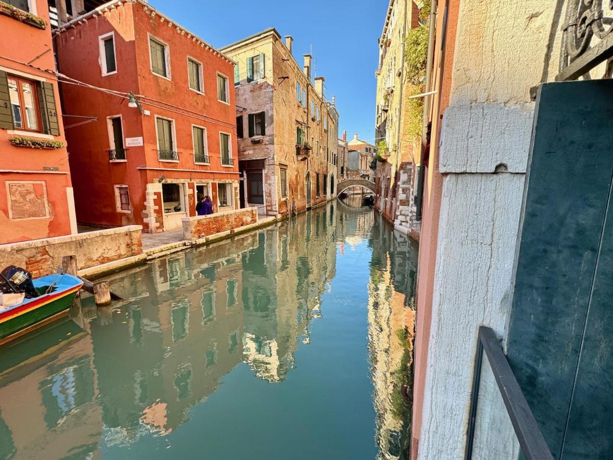 Ca Penini - Canal View Venedig Eksteriør billede